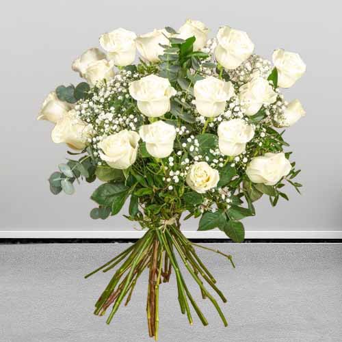 18 White Rose Bunch