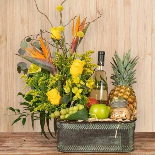 Spectacular Fruit N Flower Combo